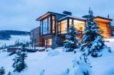 Modern house in the snowy mountains [800 x 531]