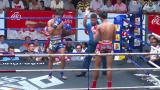 Brutal back to back knees to the body in Muay Thai fight