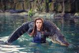 PsBattle: A wildlife rescue worker and her alligator named Casper