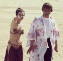Mark Hamill wearing Carrie Fisher’s robe on the desert location of 
