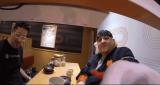 Реакция на GoPro положенную на ленту в суши баре